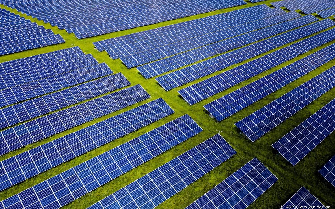 Zonnepanelen. Zonnepanelen.