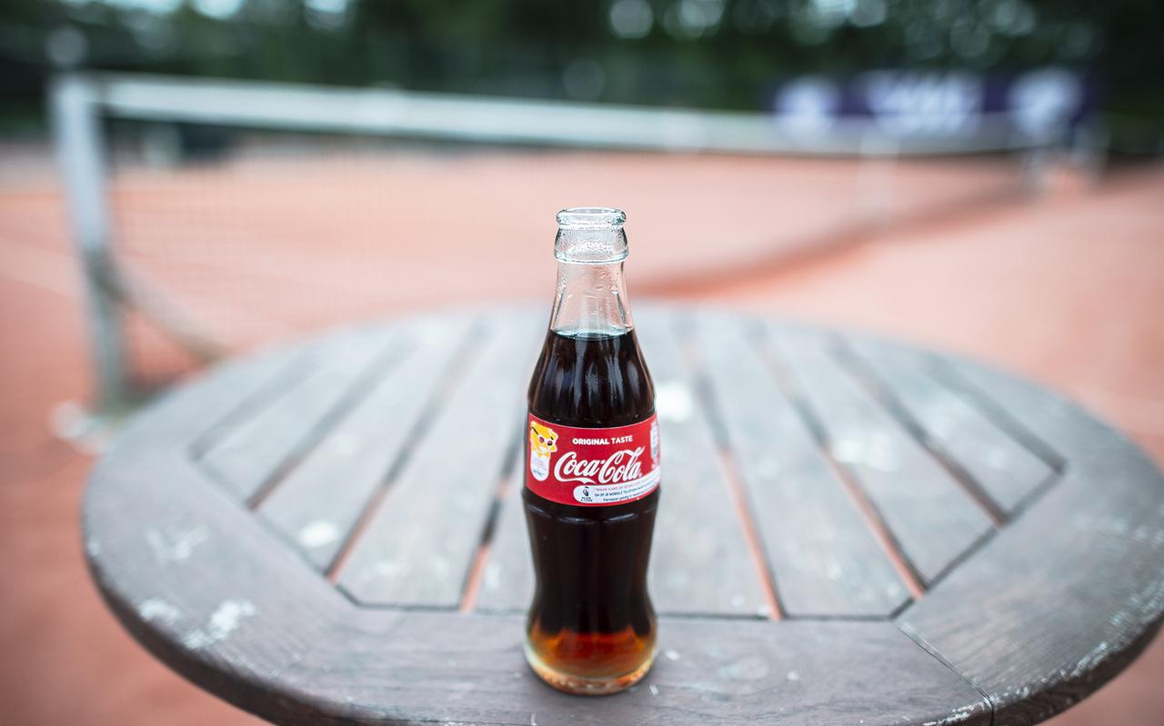 Gevallen flesje cola leidt tot rechts- en tuchtzaken. Foto: Duncan Wijting