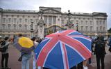 Vlag halfstok op Buckingham Palace na overlijden Elizabeth