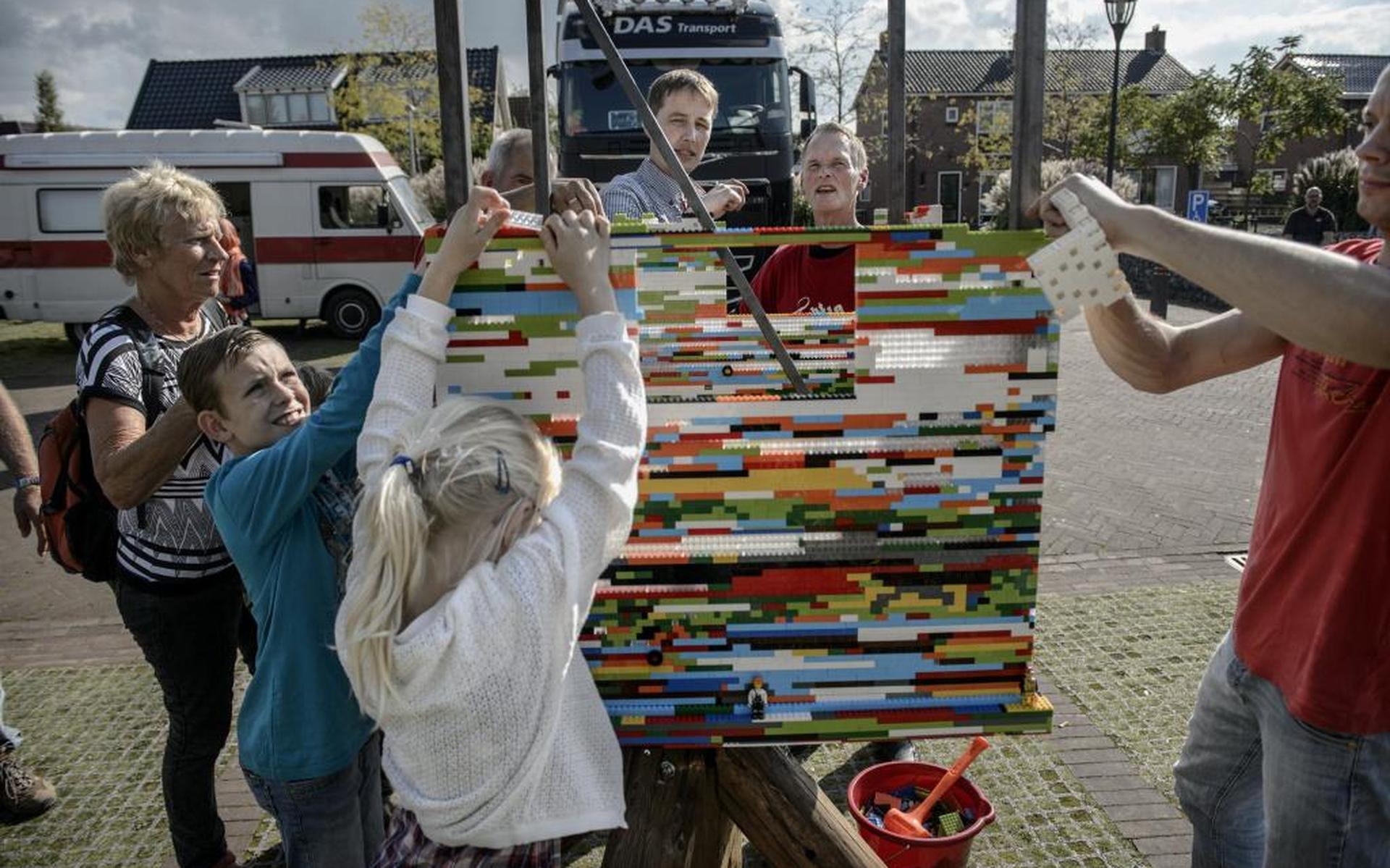 Wandelaars Tocht bouwen eigen molen - Dagblad van het Noorden - Dagblad van het Noorden