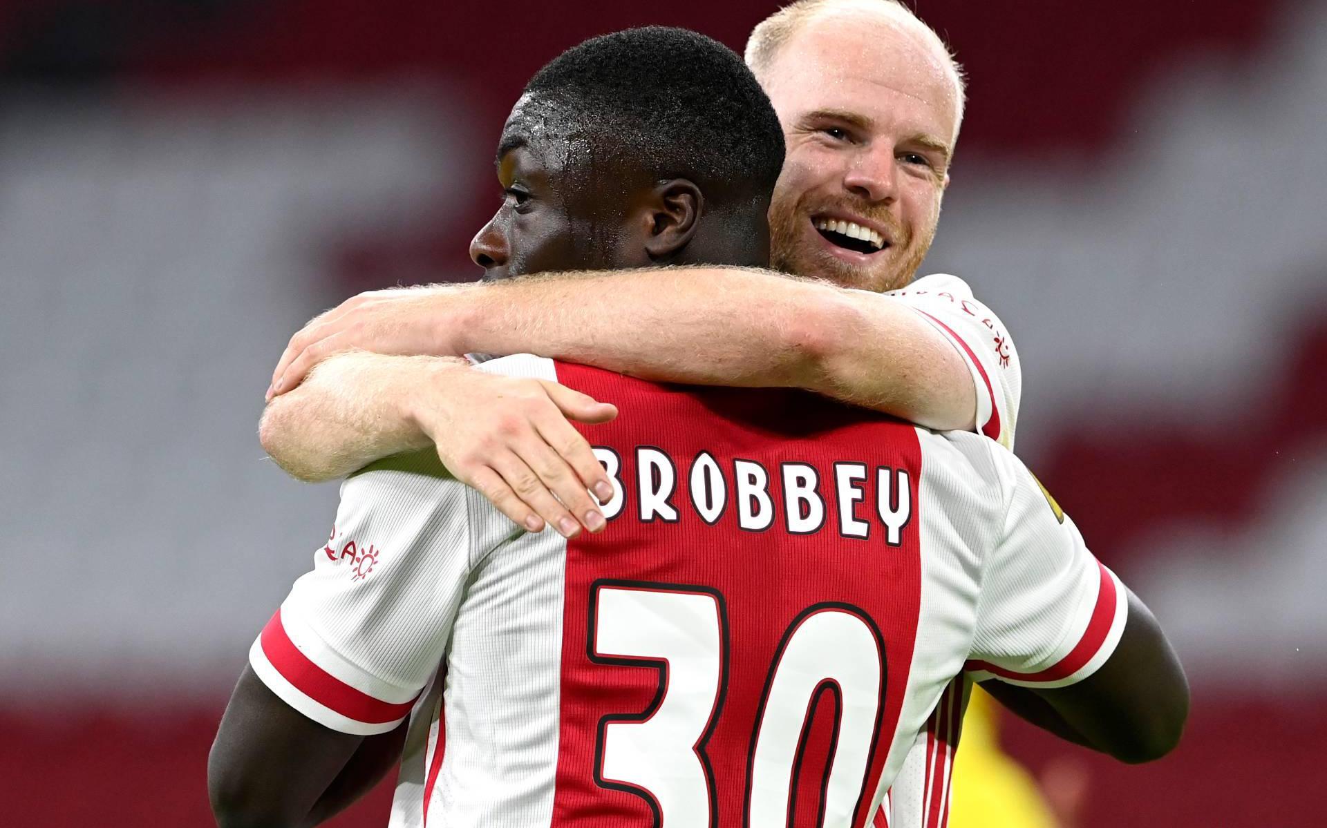 Ajax viert ruime zege na matig optreden tegen Fortuna