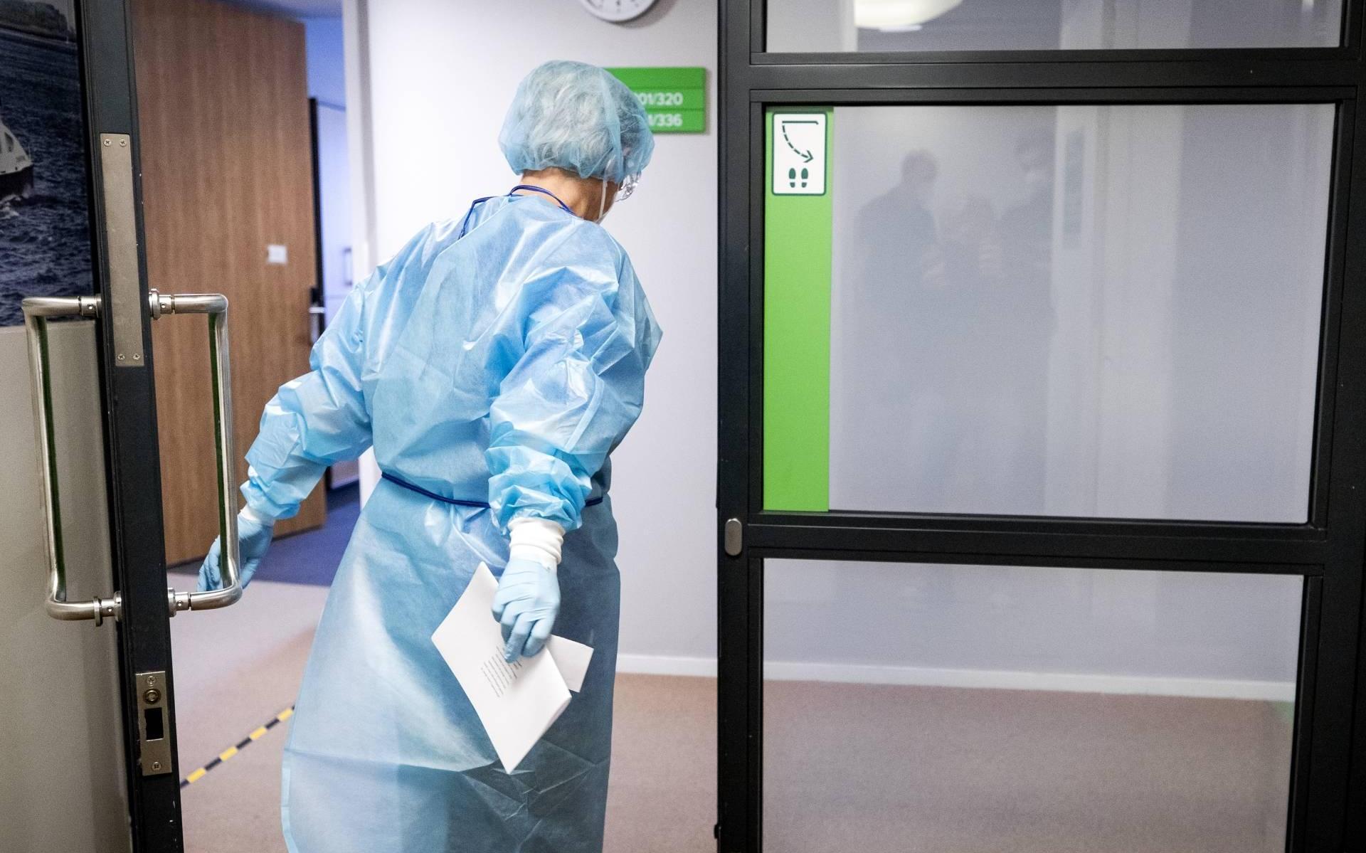 Meer dan 500 mensen met corona op verpleegafdelingen in ziekenhuizen. 'Intensives cares vooralsnog r