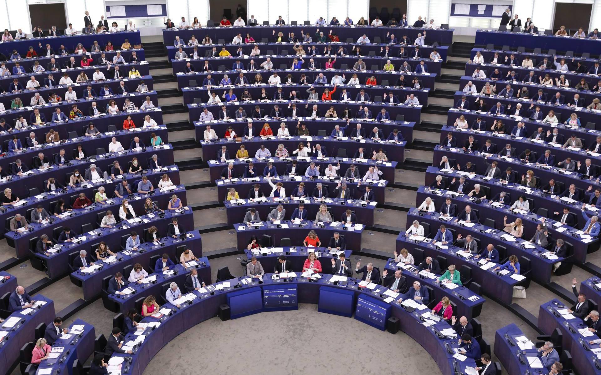 Europees Parlement Wil Dat Abortus Als Grondrecht Wordt Erkend ...