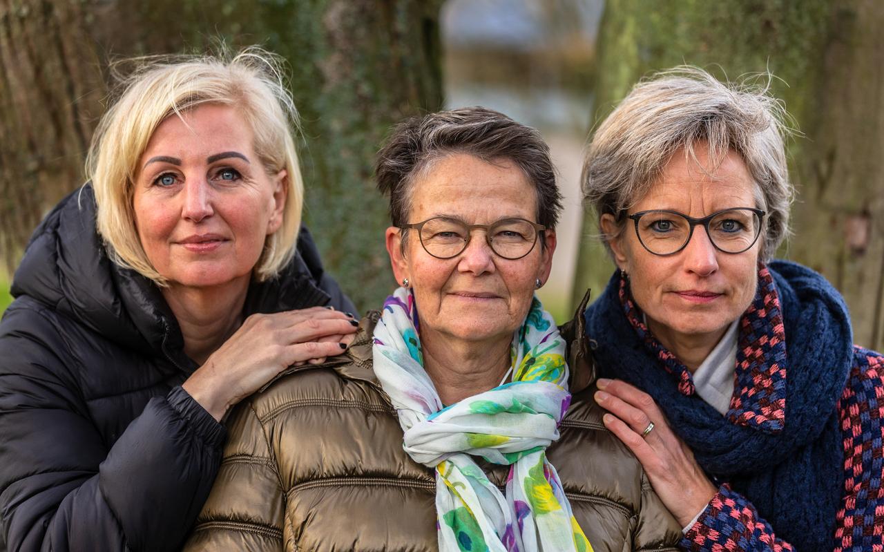 Mirjam Hulzebos, Ellen Beukema en Bianca de Ruijter, de drie moeders achter de stichting 'In liefde laten gaan' ontlenen veel steun aan elkaar en aan lotgenoten. Alle drie verloren een dochter door euthanasie. Mirjam Hulzebos, Ellen Beukema en Bianca de Ruijter, de drie moeders achter de stichting 'In liefde laten gaan' ontlenen veel steun aan elkaar en aan lotgenoten. Alle drie verloren een dochter door euthanasie.