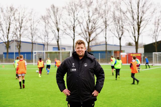 Handhaving CEC moet laatste kunstje worden voor trainer Reinier (36) uit Emmer-Compascuum. ‘We hebbe