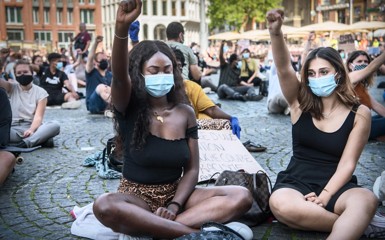 De Grote Markt zat op 2 juni vol met BLM-demonstranten. De Grote Markt zat op 2 juni vol met BLM-demonstranten.