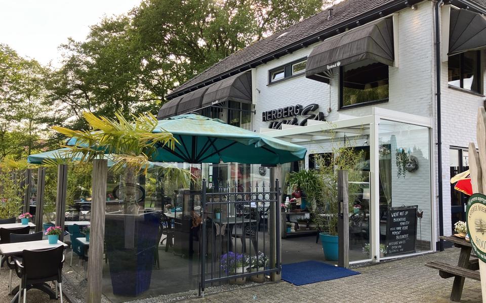 Zij-aanzicht van Herberg van Es. 