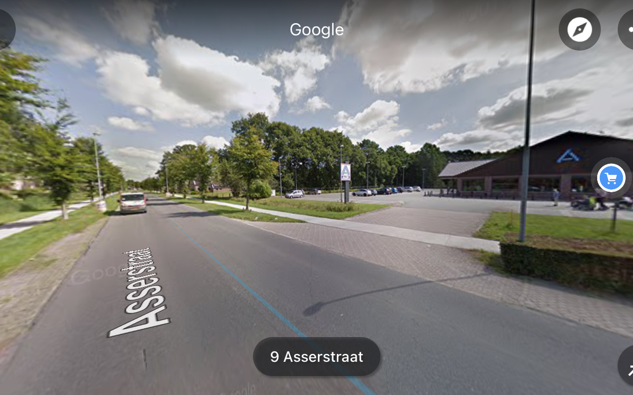 De 'oversteek' bij de Aldi in Vries De 'oversteek' bij de Aldi in Vries
