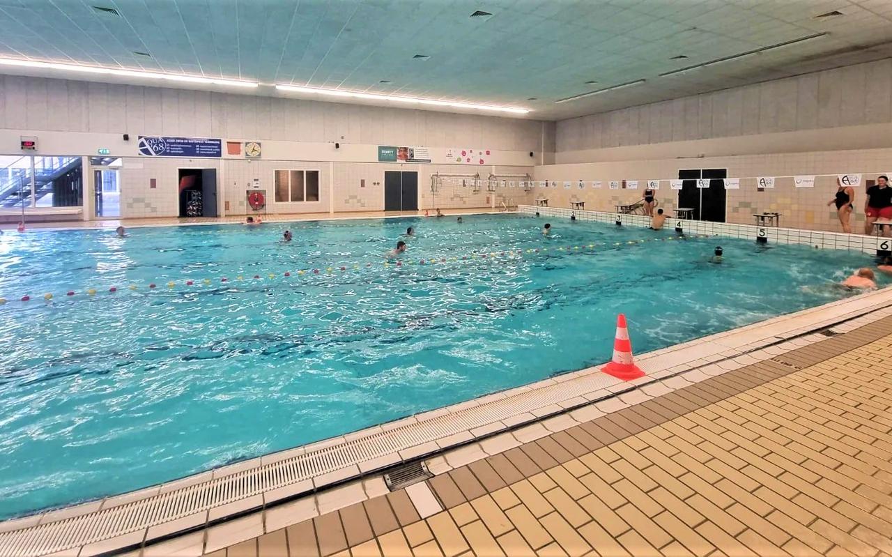 Een training van zwemvereniging Aqua'68 in het zwembad van De Bonte Wever.