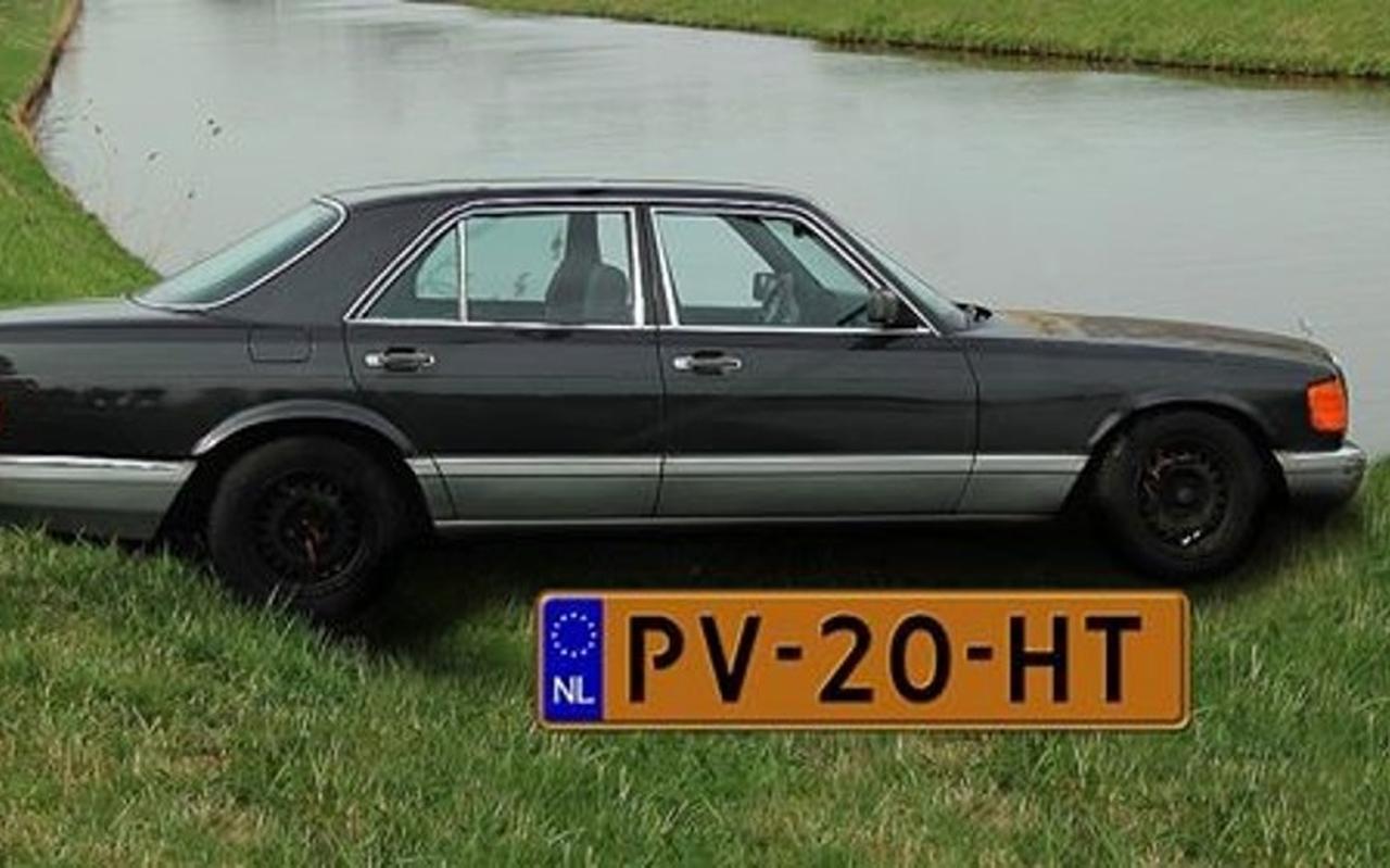 De zwarte Mercedes van Ralf Meinema. De zwarte Mercedes van Ralf Meinema.