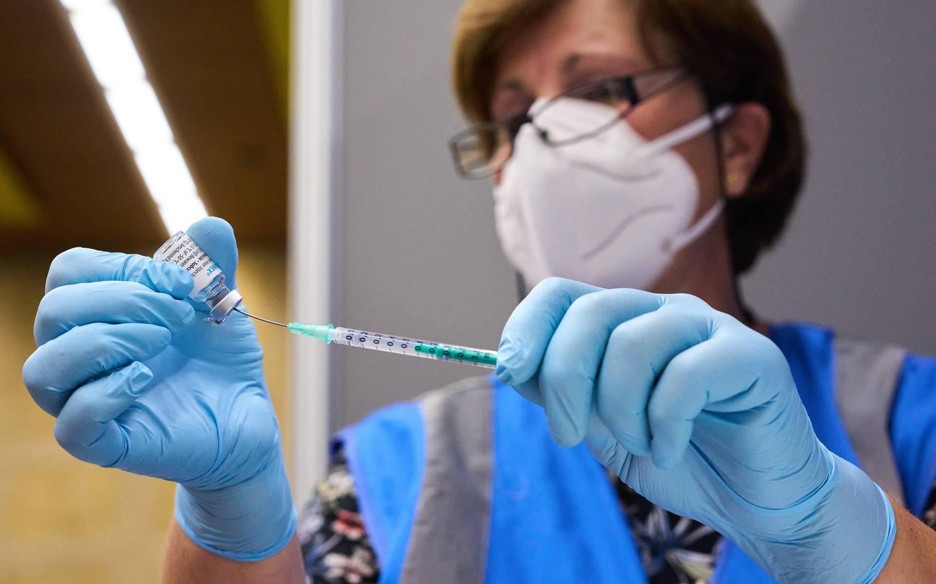 GGD Groningen begint met vaccineren tegen apenpokken. Specifieke doelgroep krijgt uitnodiging - Dagb