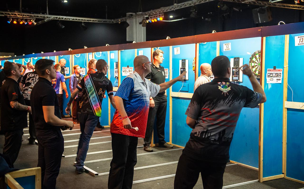 216 mannen strijden om een plekje op het prestigieuze WDF Lakeside Championship. 216 mannen strijden om een plekje op het prestigieuze WDF Lakeside Championship.