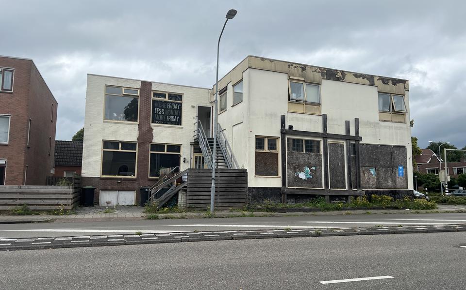 Gemeente Midden-Groningen koopt rotte kies in Hoogezand. 'Dit is de minst mooie entree die er is'