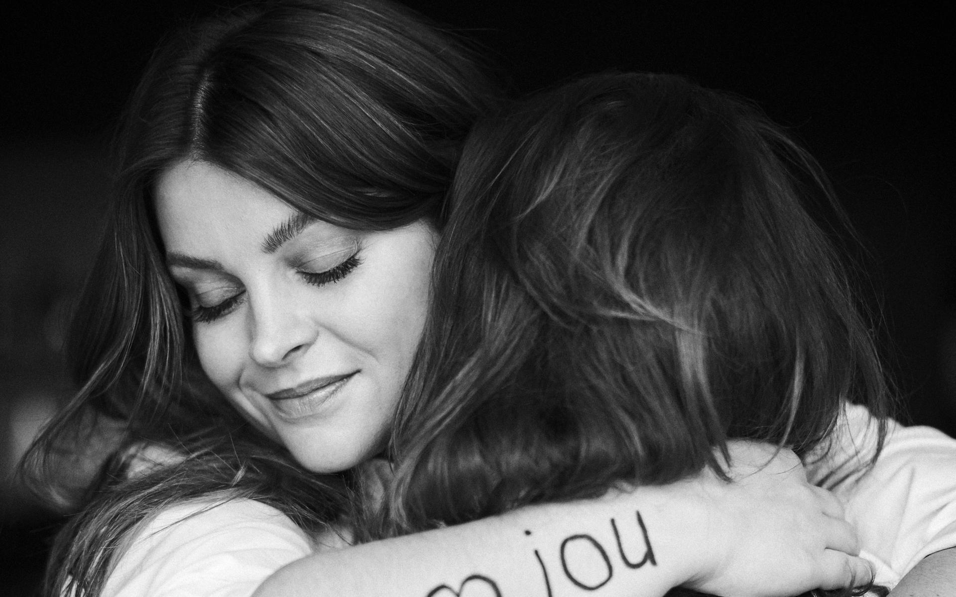 Astrid Holleeder checkte of dochter Miljuschka een bom onder haar auto