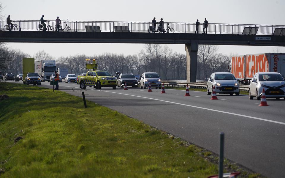 Ongelukken bij Staphorst, De Schiphorst, De Wijk en Zuidwolde zorgen voor lange file op A28.