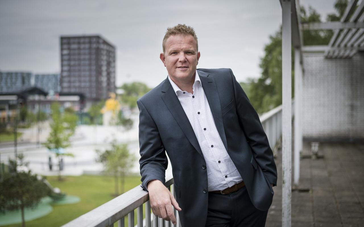 Robert Kleine, nu nog wethouder voor het CDA in Emmen. Wakker Emmen en de PvdA gaan in een nieuw college van burgemeester en wethouders verder zonder het CDA. Robert Kleine, nu nog wethouder voor het CDA in Emmen. Wakker Emmen en de PvdA gaan in een nieuw college van burgemeester en wethouders verder zonder het CDA.