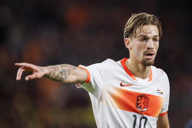 LIVE WK 2026 | Luciano Valente en vijf anderen trainen met Koeman in Zeist, Emegha kan WK vergeten