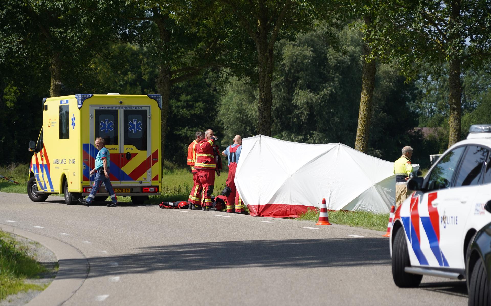 Een motorrijder is maandagmiddag ernstig gewond geraakt op de Sietse Veldstraweg (N983) vlakbij Den Ham. 