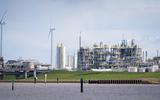 Het Chemiepark in Delfzijl. Hier zitten veel bedrijven die waterstof kunnen gebruiken die straks in de nieuwe waterstoffabriek in Delfzijl wordt geproduceerd.