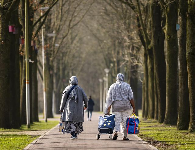 De rest van Nederland moet eindelijk ‘leveren’ nu de asielopvang in Ter Apel opnieuw overstroomt. Gr