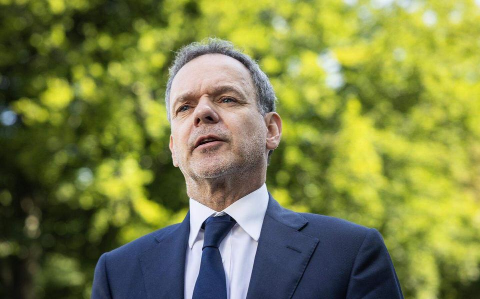 Volgens minister Caspar Veldkamp wil Nederland, samen met zijn partners, bijdragen aan het achterhalen van de waarheid en het vaststellen van verantwoordelijkheid voor Russische oorlogsmisdaden in Oekraïne. 
