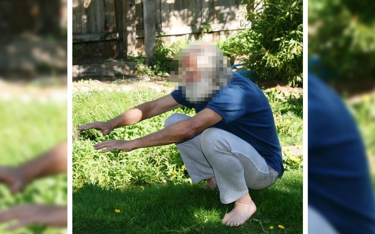 Gerrit Jan van D. in de tuin van de boerderij waar hij al dan niet de kinderen gevangen hield. Gerrit Jan van D. in de tuin van de boerderij waar hij al dan niet de kinderen gevangen hield.