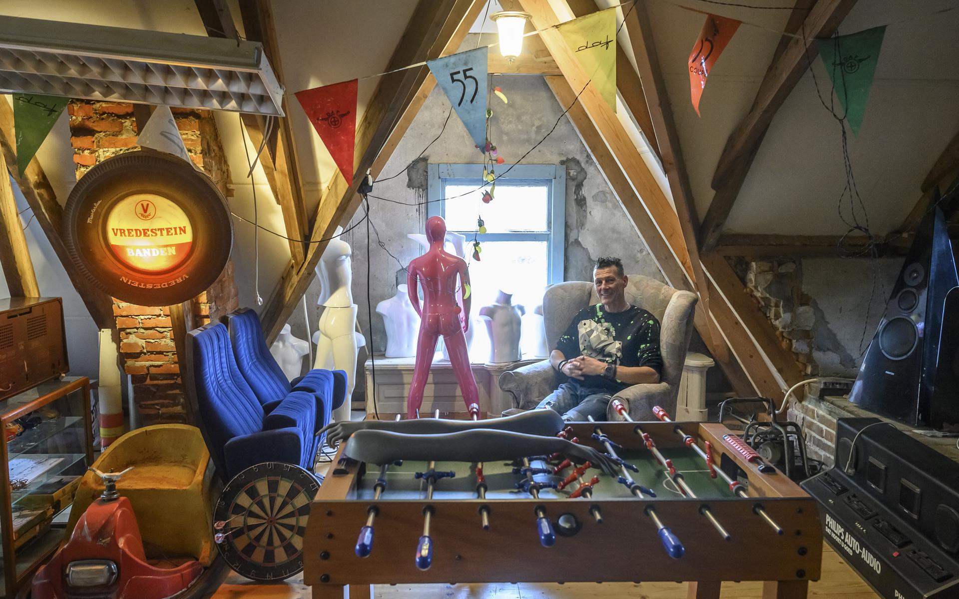 Marck de Cloet verzamelt in zijn Mancave DeLuxe in Foxhol alles wat (niet) voldoet: 'Hartstikke loll