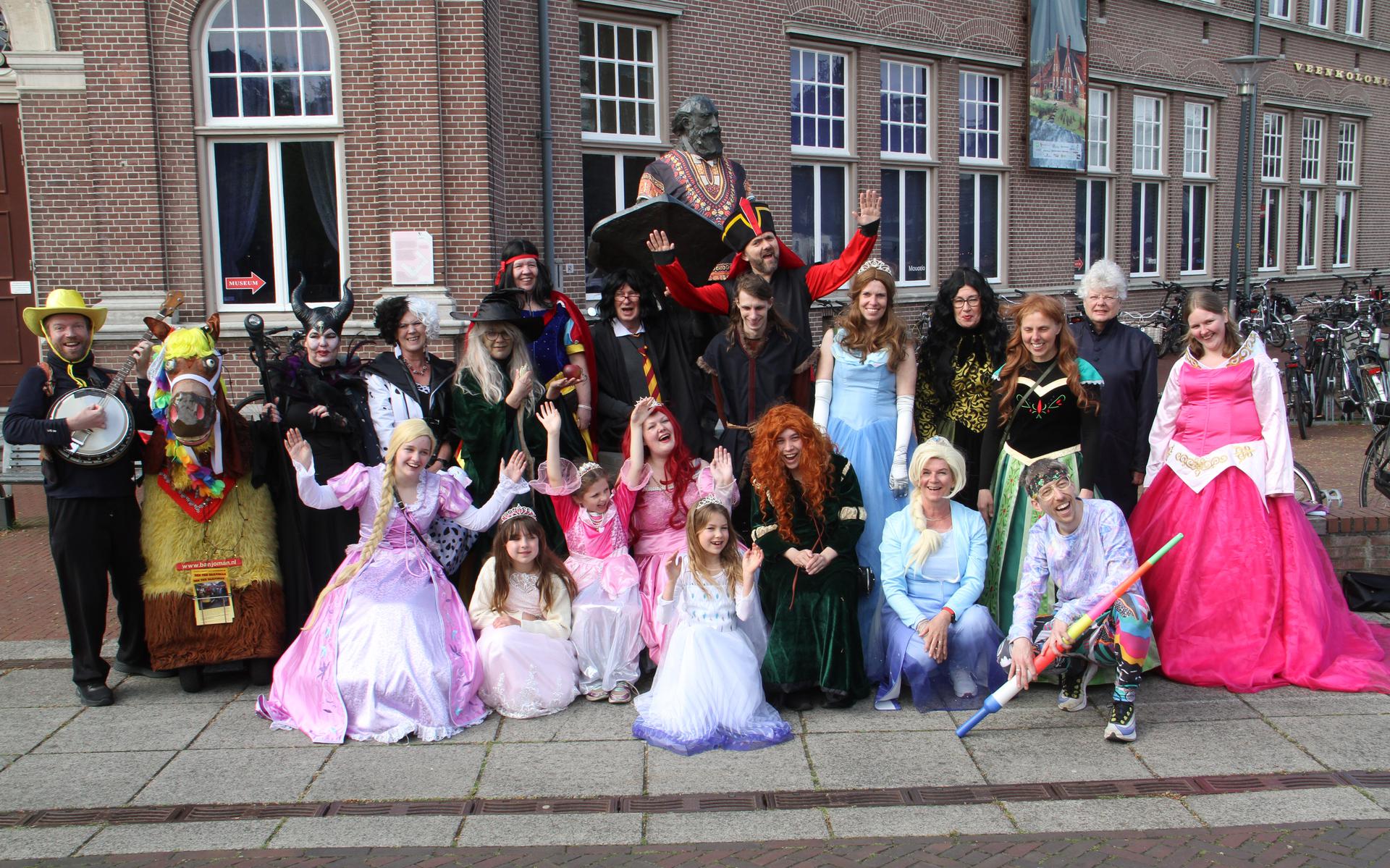 Bogdike’s Rock & Magic Zorgt Voor Reuring In Centrum Veendam. Van ...