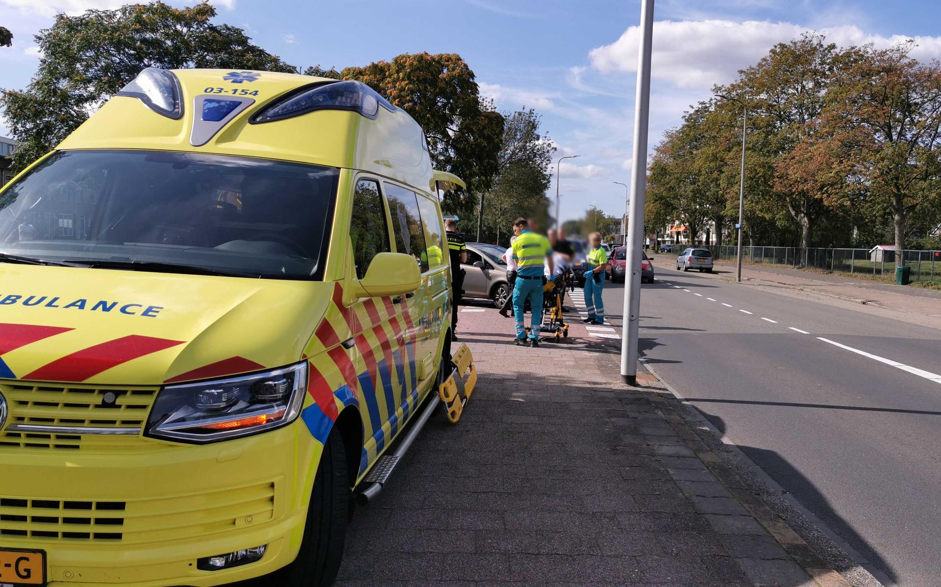 De fietser kwam hard op het wegdek terecht.