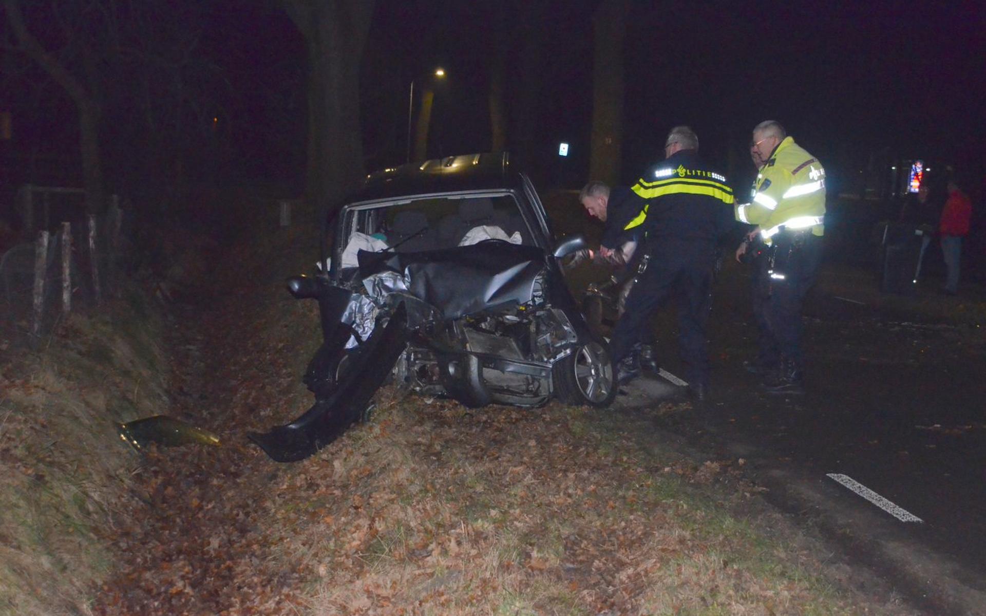 Automobilist Botst Tegen Boom In Nieuw Roden Dagblad Van Het Noorden