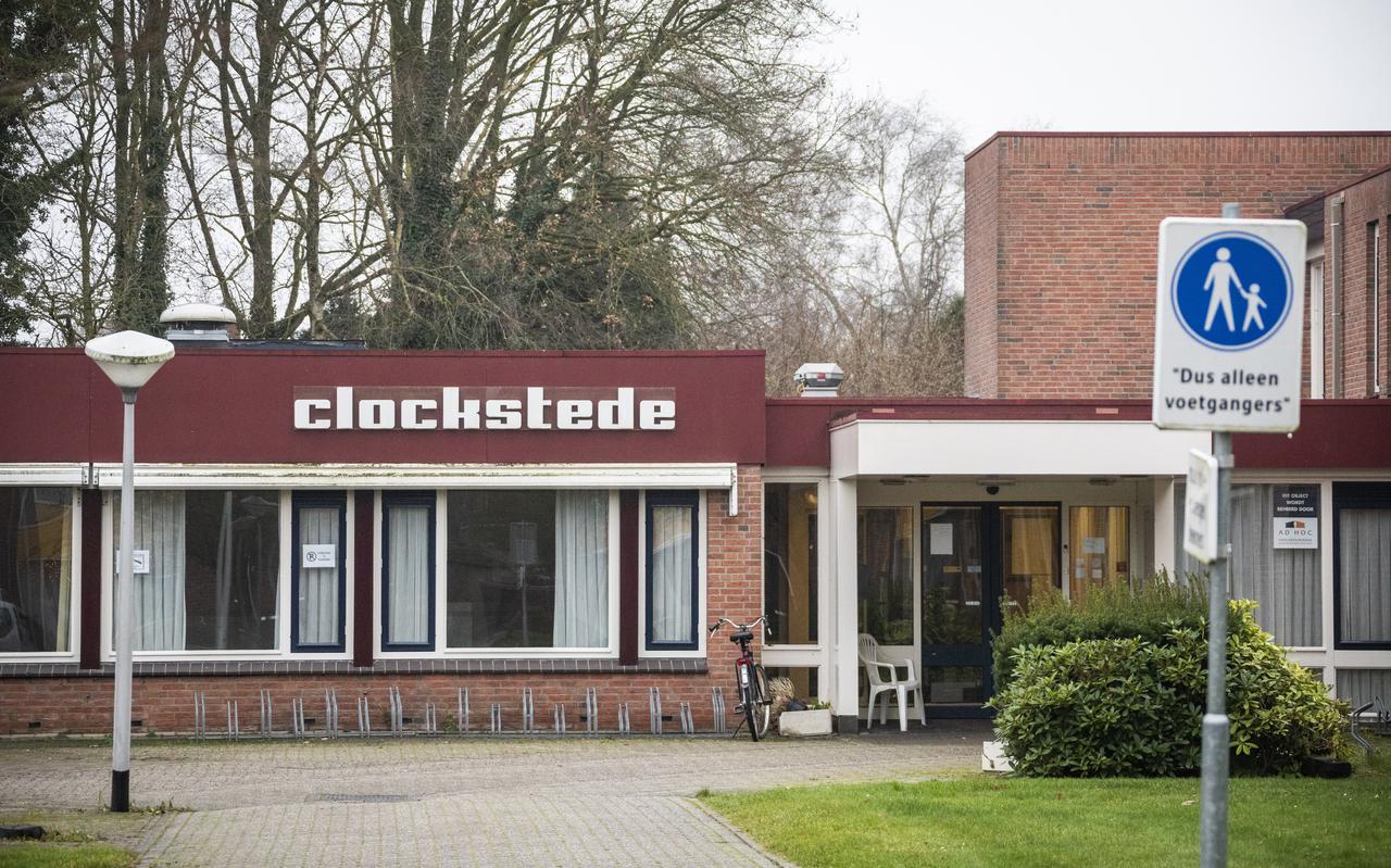 Het voormalig zorgcentrum De Clockstede is nu de quarantaine-locatie voor asielzoekers in het Noorden Het voormalig zorgcentrum De Clockstede is nu de quarantaine-locatie voor asielzoekers in het Noorden