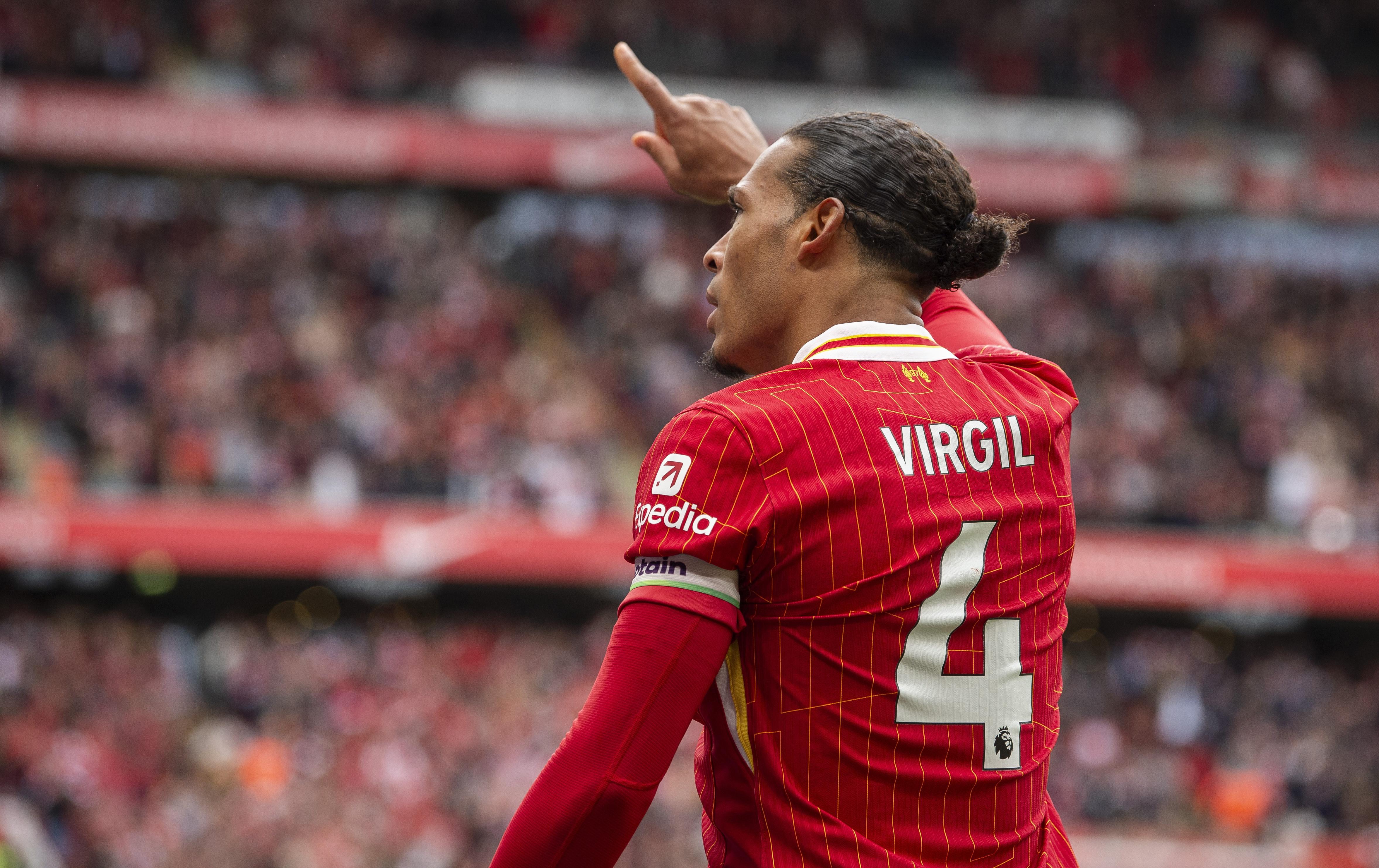 Oud-speler van FC Groningen Virgil van Dijk in Liverpool te zien als reusachtige muurschildering