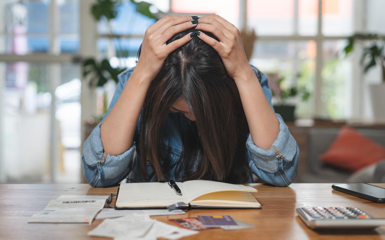 Het aantal huishoudens met grote schulden nam ondanks de coronapandemie niet toe, aldus het CBS. Het aantal huishoudens met grote schulden nam ondanks de coronapandemie niet toe, aldus het CBS.