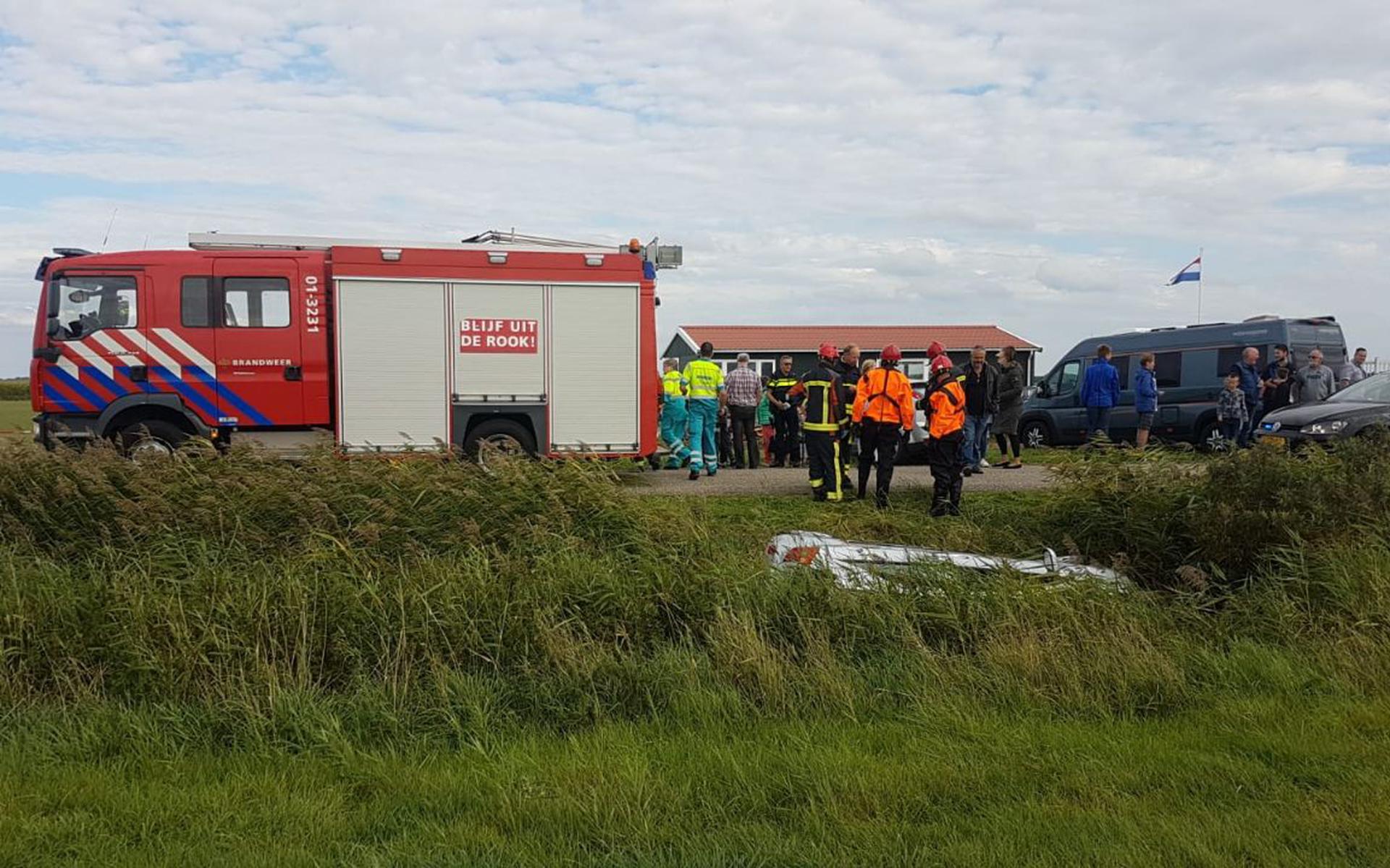 Ouder Echtpaar Belandt Met Auto In Sloot Bij Stitswerd - Dagblad Van ...