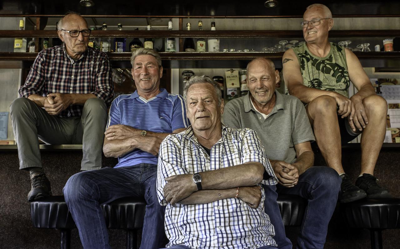 Goud van oud van MOVV: Jaap Tolk, Heiko Kiewiet, Bé Imminga, Piet Noor en Willie Siemens (vlnr). Goud van oud van MOVV: Jaap Tolk, Heiko Kiewiet, Bé Imminga, Piet Noor en Willie Siemens (vlnr).
