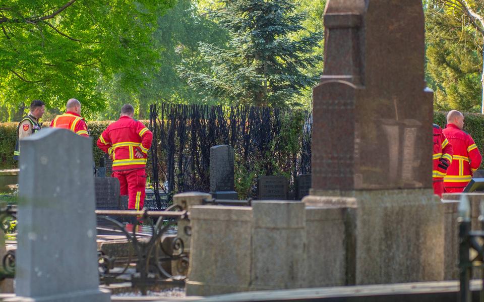 Brand op de begraafplaats aan de Hofstraat in Winschoten.