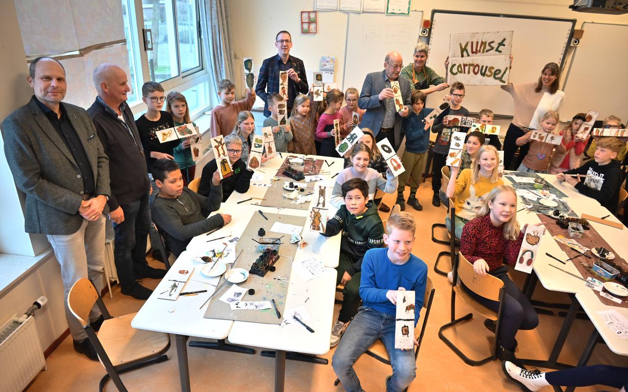 Het startsein voor de Cultuur Carrousel werd donderdagmorgen in de Johan Frisoschool in Koekange gegeven in bijzijn van de verschillende samenwerkingspartners.