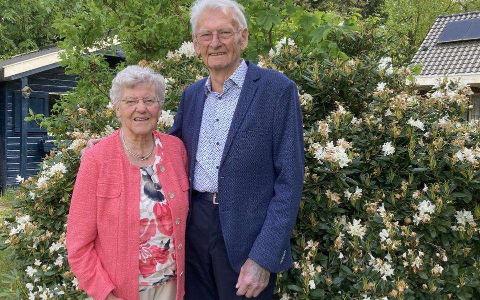 Lammert en Zwaantje Mulder uit Sellingen zijn 65 jaar getrouwd. 