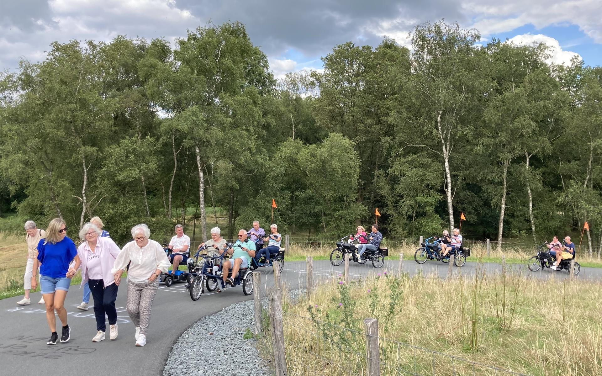 Senioren en mensen met overgewicht op karakter naar top van VAM-berg. Groep uit Dalen en Coevorden ‘