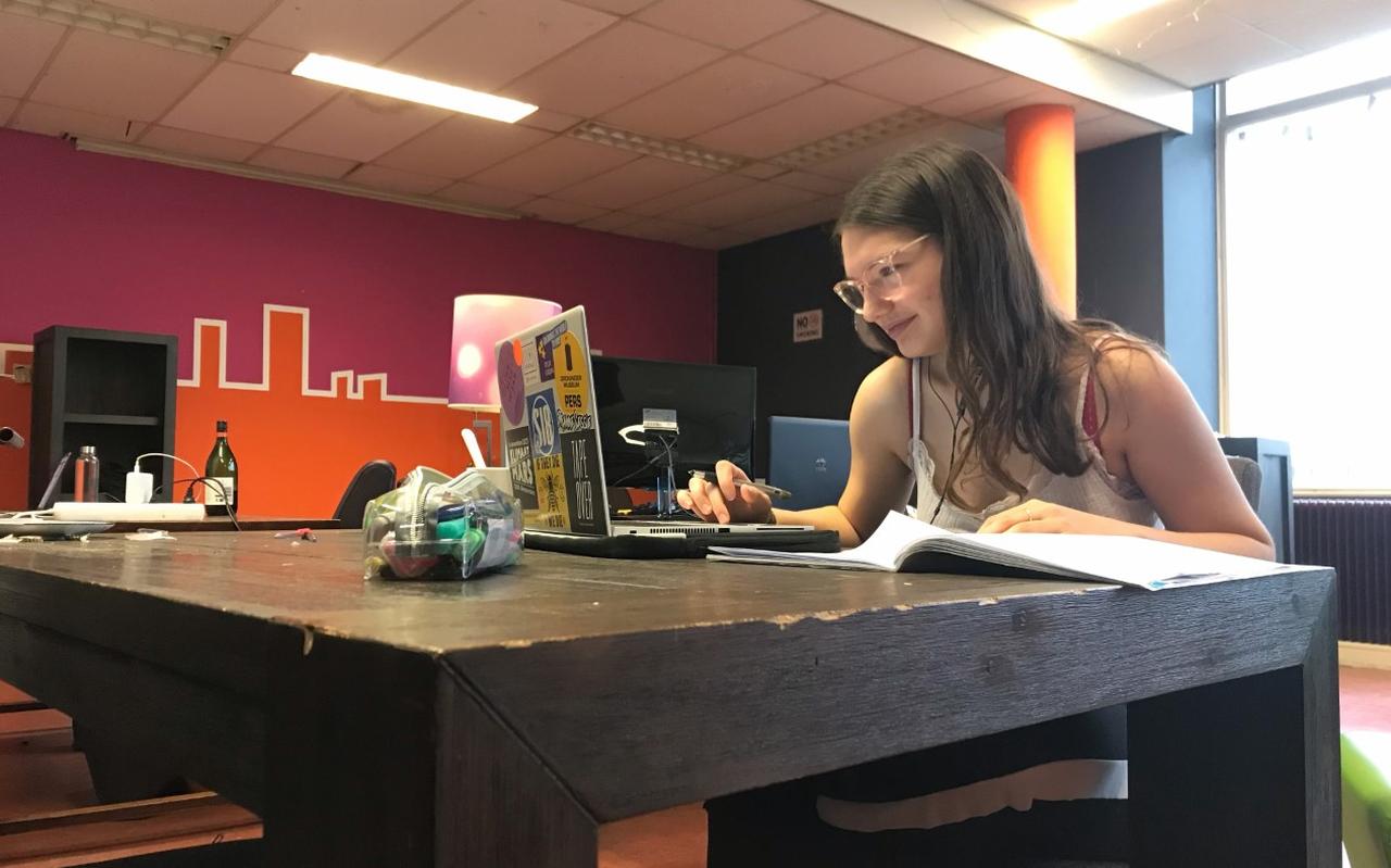 Annika Geschke woont nog een paar dagen in de noodopvang voor internationale studenten. Annika Geschke woont nog een paar dagen in de noodopvang voor internationale studenten.