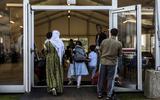 Afghaanse vluchtelingen worden opgevangen in het noodcentrum van het COA op de Willem Lodewijk van Nassaukazerne in Zoutkamp. 
