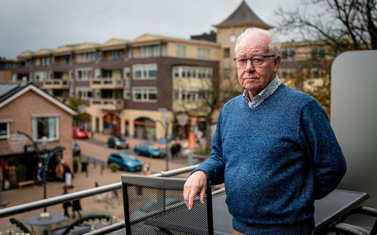 Dirk Swart blikt terug op de storm van 13 november 1972, waarin zijn schoonvader Roelf Jans Ploeg om het leven kwam. Dirk Swart blikt terug op de storm van 13 november 1972, waarin zijn schoonvader Roelf Jans Ploeg om het leven kwam.