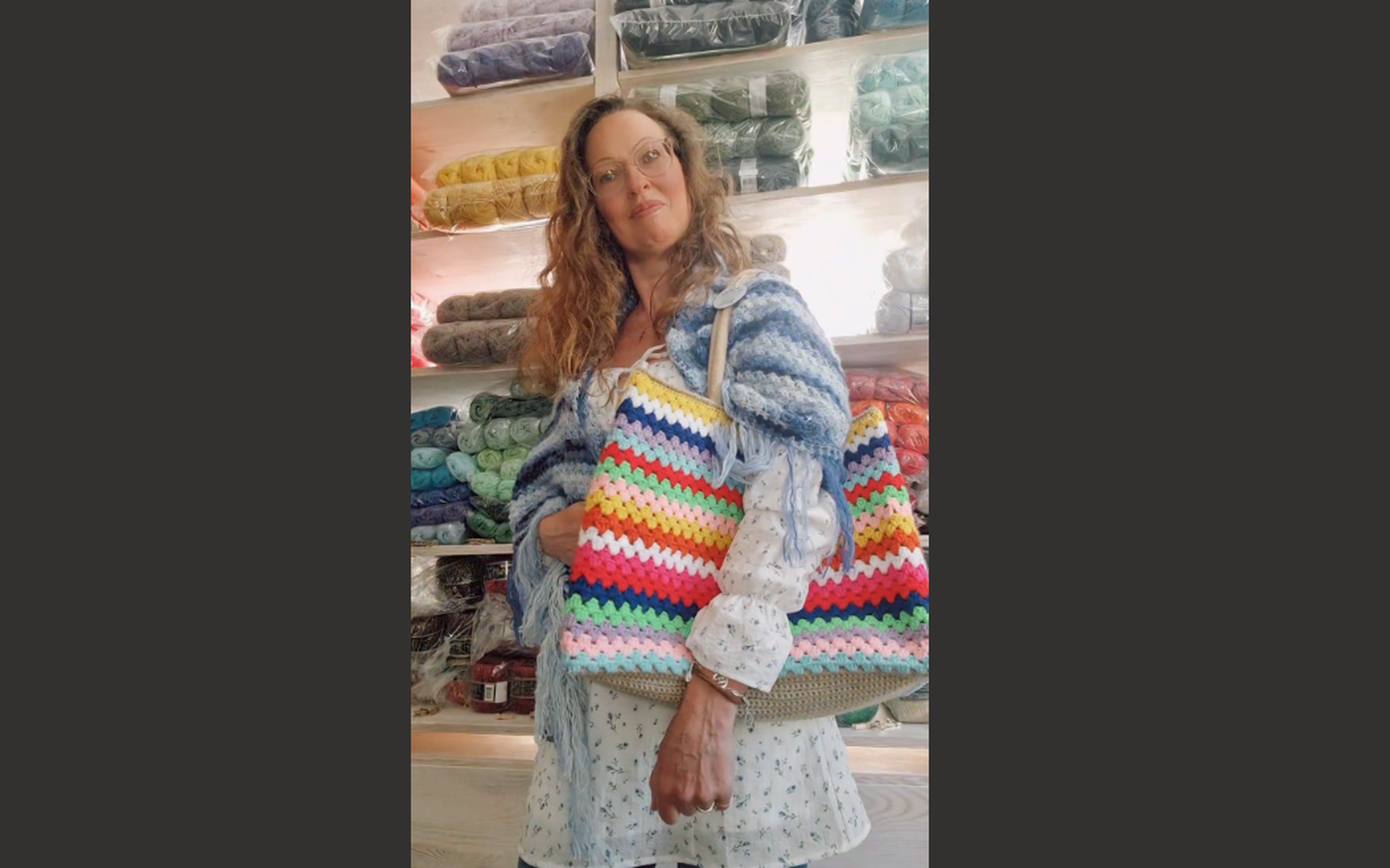 Sharon de Vaal uit Scheemda organiseert eerste Craft Cinema Night in Nederland. 'Samen handwerken on