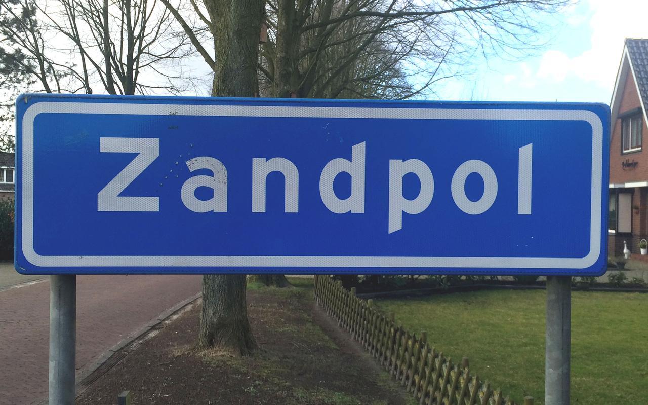 Zandpol, het circa vijfhonderd inwoners tellende dorp tussen Nieuw-Amsterdam en Schoonebeek, krijgt er drie vrijstaande woningen bij. 