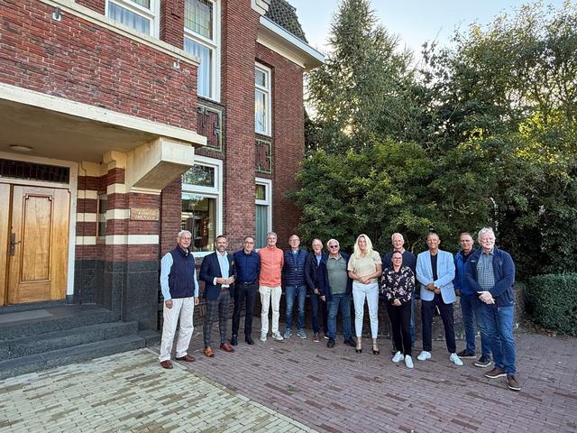 Vier partijen in Bedum en de gemeente Het Hogeland tekenen intentieovereenkomst voor nieuwe invullin