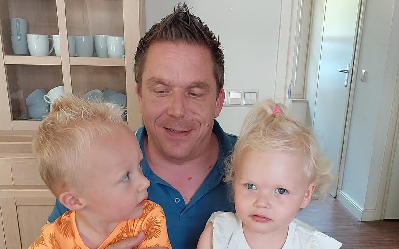 Trotse vader Hendrik met zijn kinderen Kayèn en Lynn.