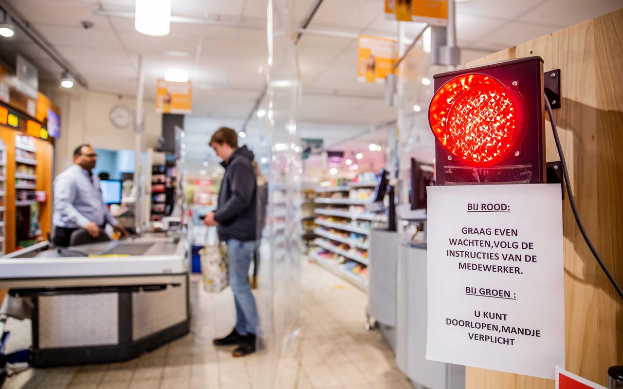 Volgens de Veiligheidsregio hanteren supermarkten een stringent deurbeleid. Foto: ANP