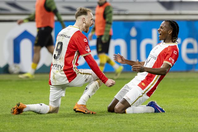 Zwaarbevochten punt voor FC Emmen na krankzinnige avond in Kerkrade. Fluitconcert zuurstof voor Pief