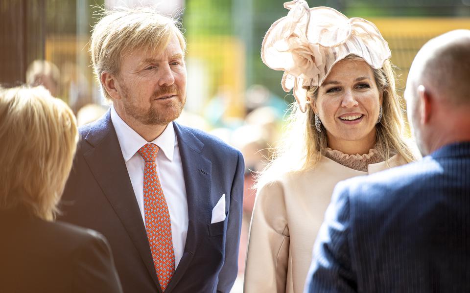 Koning Willem-Alexander en Koningin Maxima tijdens een eerder bezoek aan Drenthe. 
