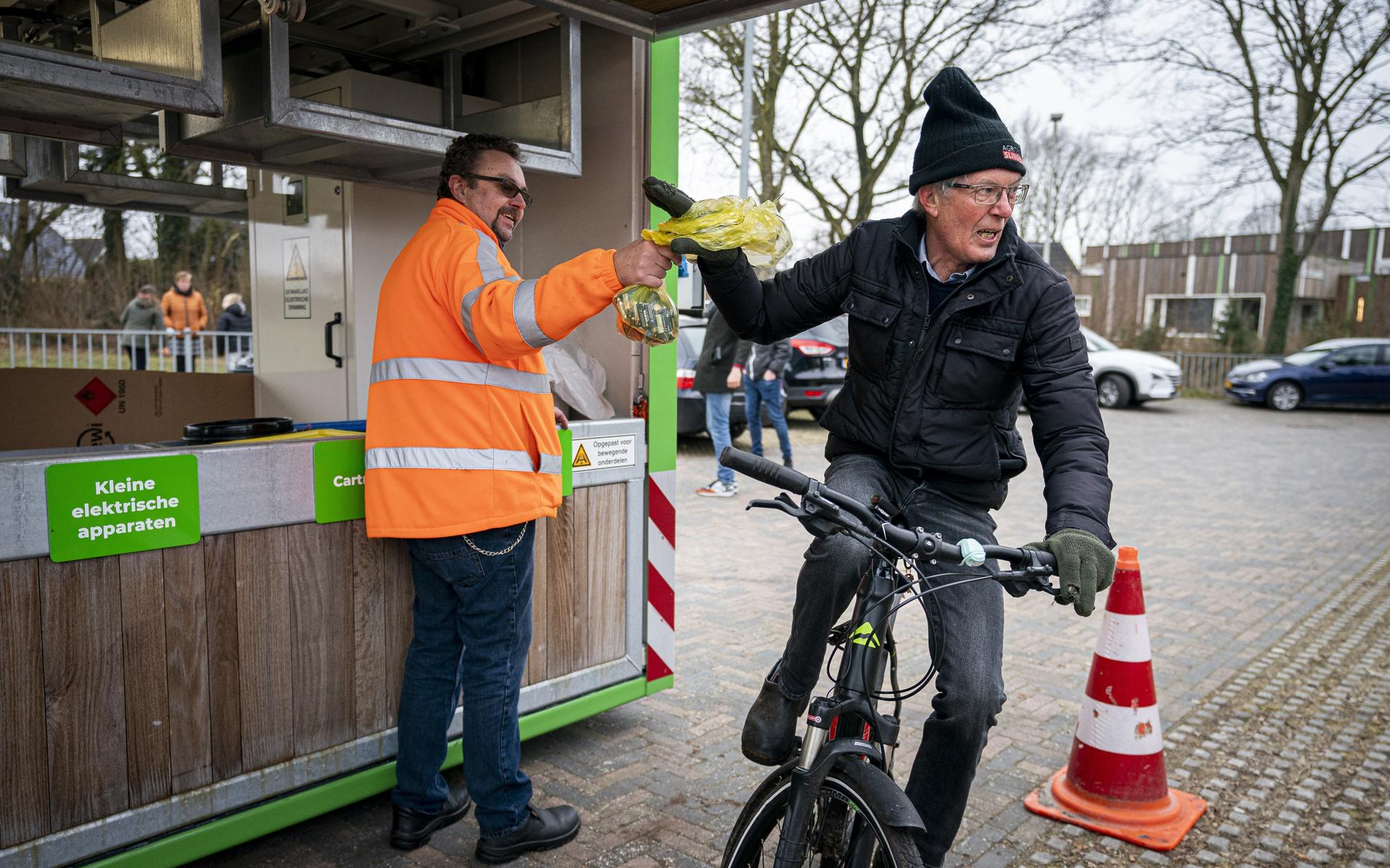 De tweede mobiele afvalkraam van Nederland rijdt in Drenthe. Een had de primeur in de gemeente Noord